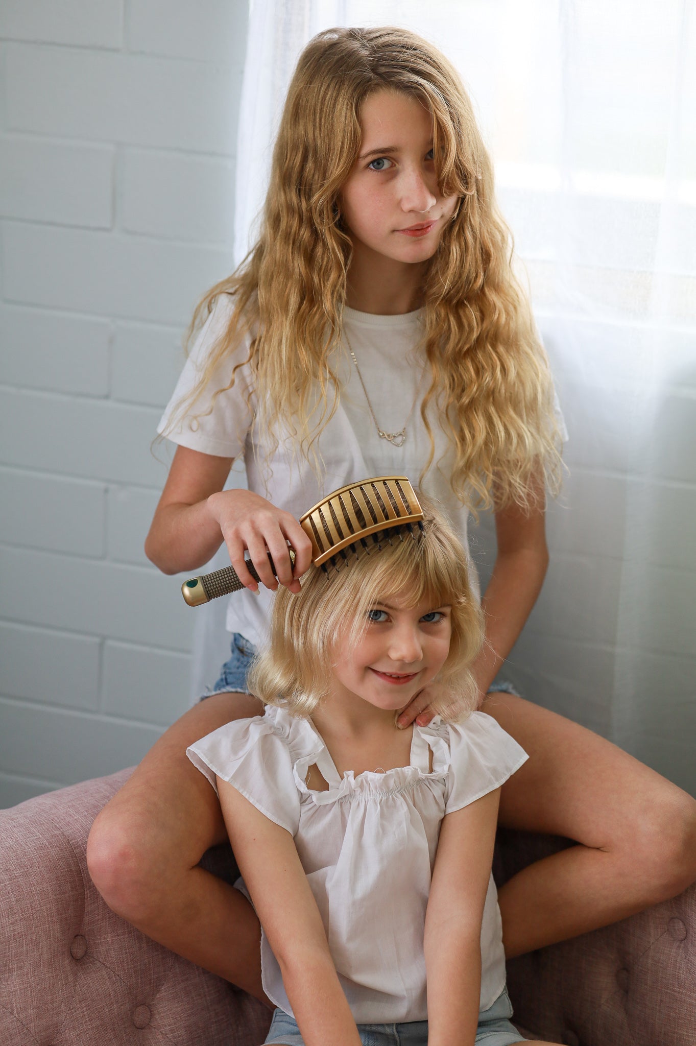 Hair detangling brush in gold!
